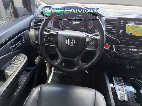 Used 2021 Honda Pilot Touring image 11
