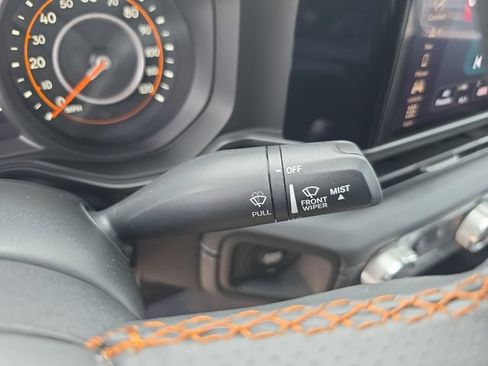 Used 2024 Jeep Gladiator Mojave w/ Technology Group AWD/4WD image 21