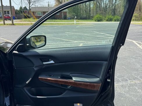 Used 2011 Honda Accord EX-L image 16