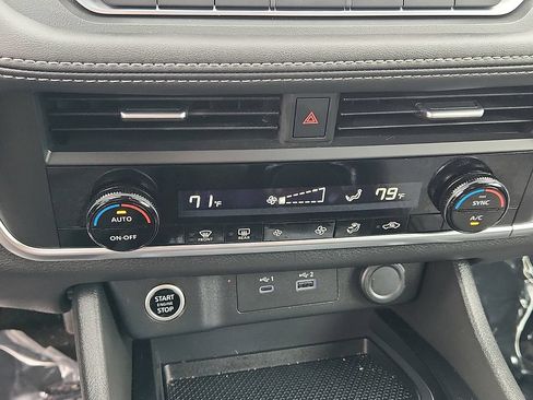 Certified 2023 Nissan Rogue SV AWD/4WD image 17