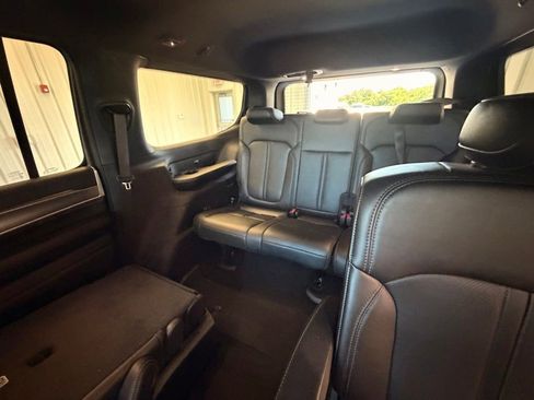 Used 2025 Jeep Wagoneer Series II AWD/4WD image 9