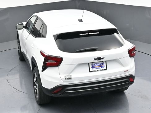 Certified 2024 Chevrolet Trax RS w/ Driver Confidence Package FWD image 42
