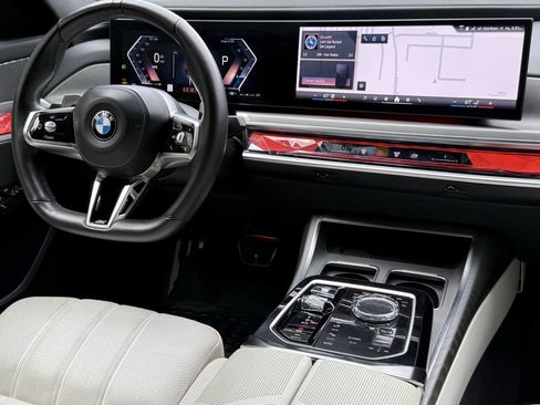 Used 2023 BMW 760i xDrive AWD/4WD image 34