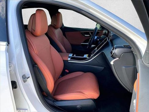 Used 2025 Mercedes-Benz C 300 Sedan image 9