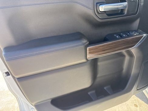 Used 2021 Chevrolet Silverado 1500 RST image 18