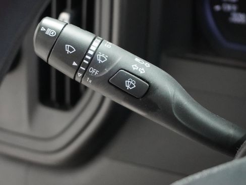 Used 2023 Chevrolet Silverado 1500 Custom image 18