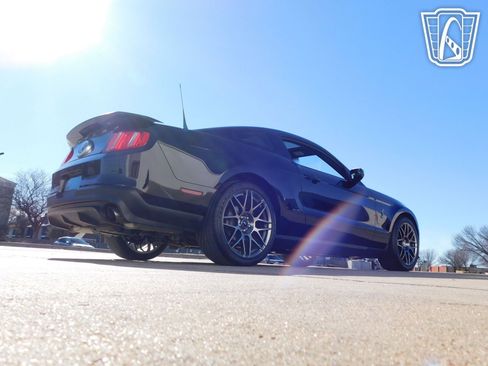 Used 2012 Ford Mustang Shelby GT500 w/ SVT Performance Pkg image 25
