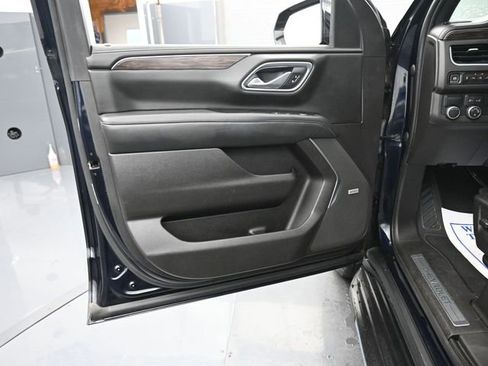 Used 2021 Chevrolet Suburban LT image 12