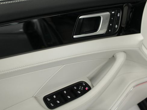 Certified 2022 Porsche Panamera 4S image 26