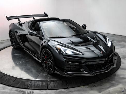 Used 2026 Chevrolet Corvette ZR1 w/ ZR1 Carbon Fiber Aero Package RWD image 34