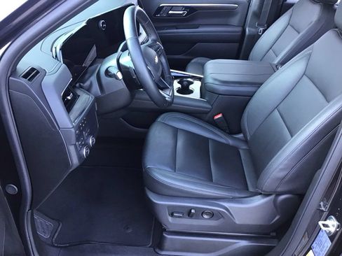 Used 2026 Chevrolet Suburban LT w/ Comfort Package AWD/4WD image 7