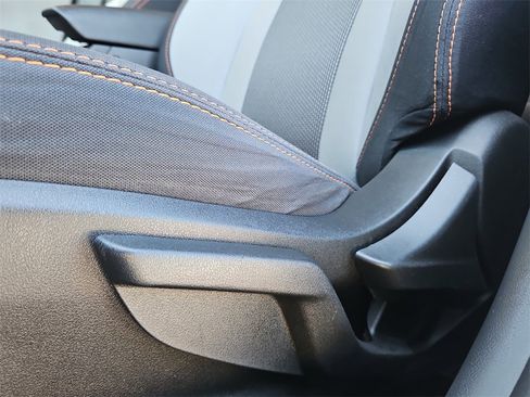 Used 2019 Subaru Crosstrek 2.0i Premium w/ Moonroof Package image 32