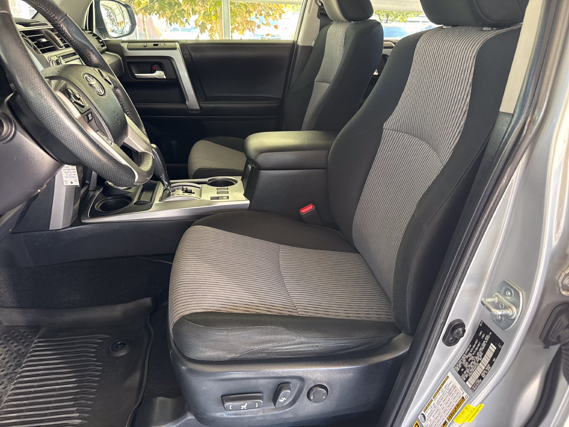 Used 2017 Toyota 4Runner SR5 AWD/4WD image 13