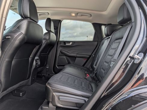 Certified 2023 Ford Escape Platinum w/ Premium Technology Package AWD/4WD image 13