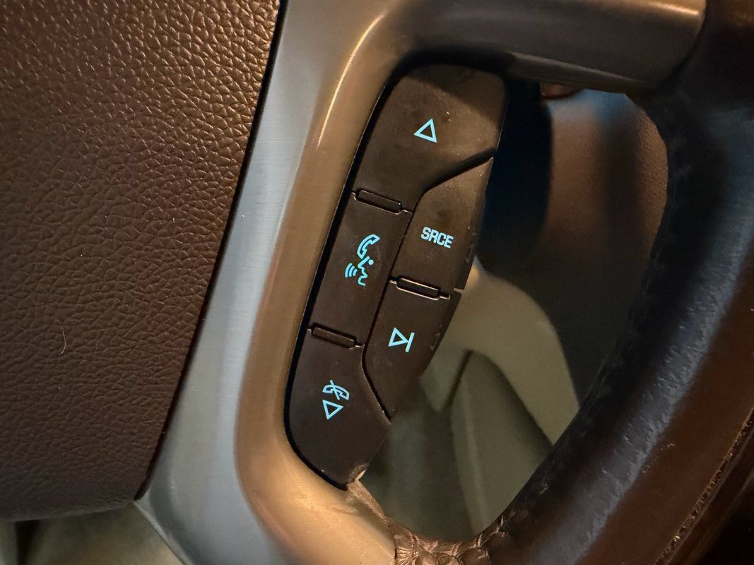 Used 2012 GMC Yukon Denali AWD/4WD image 11