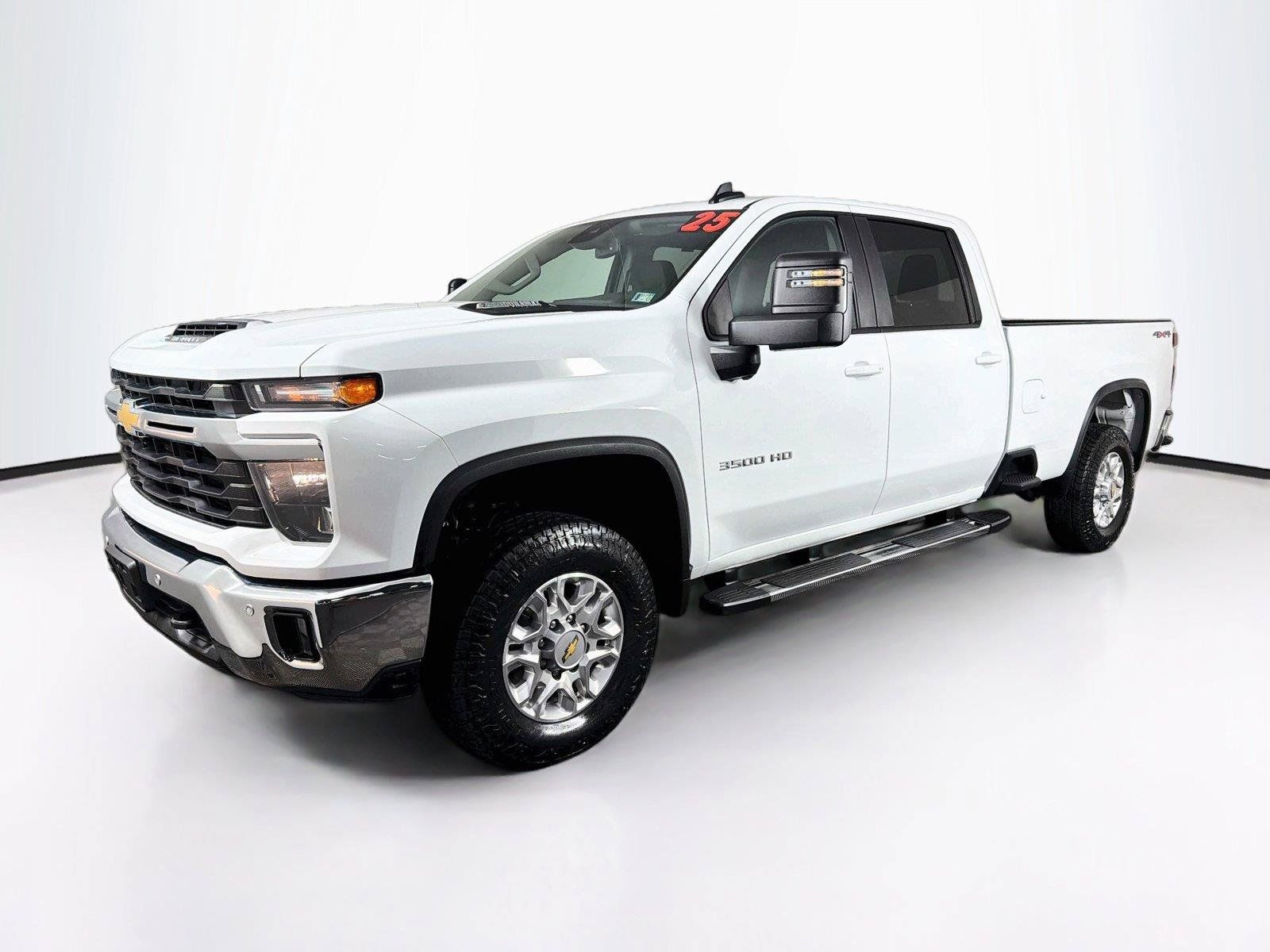Used 2025 Chevrolet Silverado 3500 LT w/ Safety Package AWD/4WD image 7