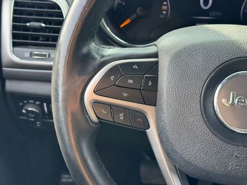 Used 2018 Jeep Grand Cherokee Altitude image 24