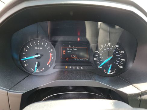 Used 2020 Ford Edge SE image 8