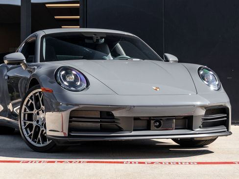 Certified 2025 Porsche 911 Carrera RWD image 9