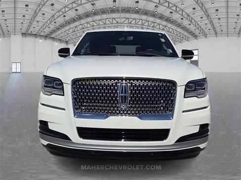 Used 2022 Lincoln Navigator Reserve image 2