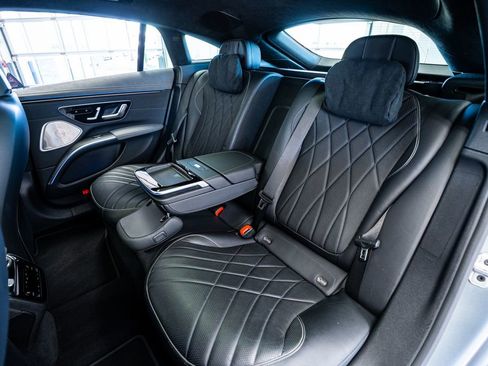 Used 2023 Mercedes-Benz EQS 580 4MATIC Sedan image 57