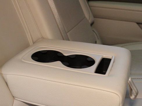 Used 2022 GMC Yukon XL Denali image 13