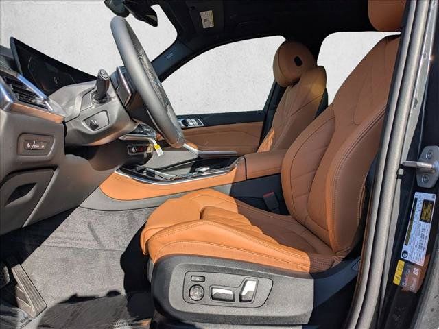 Used 2026 BMW X5 xDrive50e w/ Premium Package AWD/4WD image 3