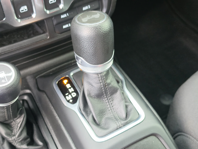 Used 2022 Jeep Wrangler Sport AWD/4WD image 29