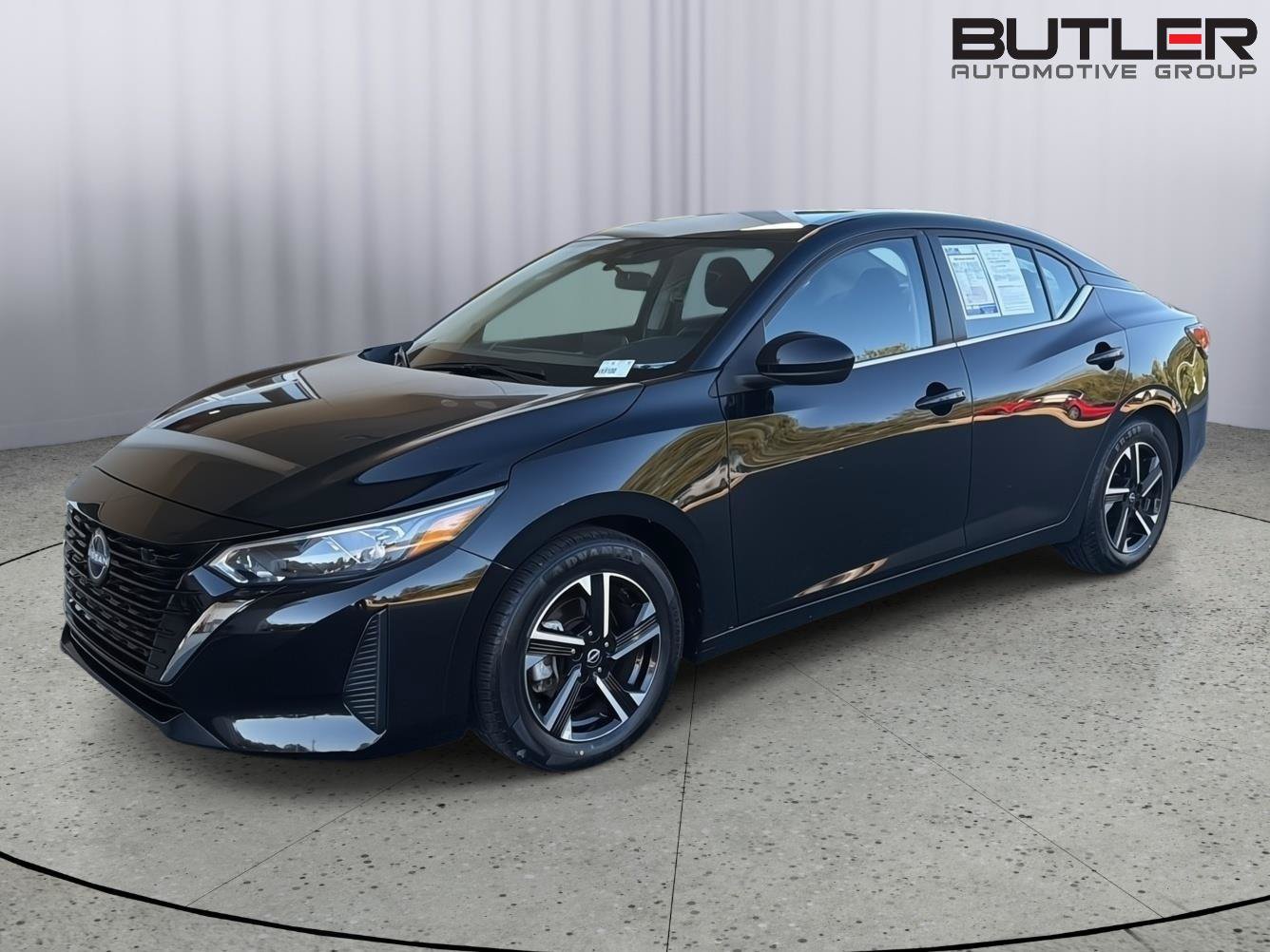 Used 2025 Nissan Sentra SV FWD image 2