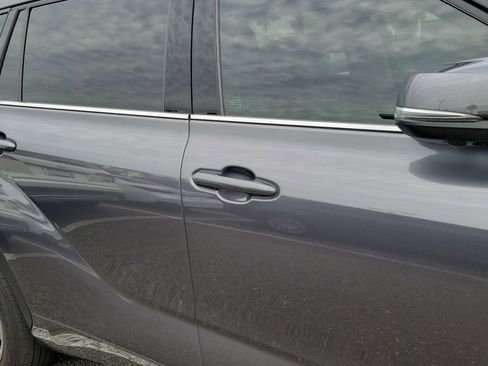 Used 2023 Toyota Highlander Platinum image 14