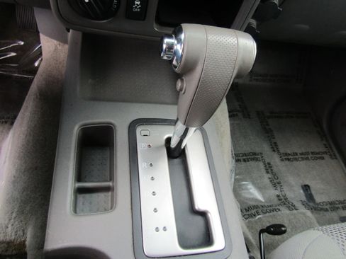 Used 2015 Nissan Frontier SV image 19