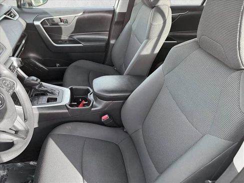 Used 2024 Toyota RAV4 LE image 9