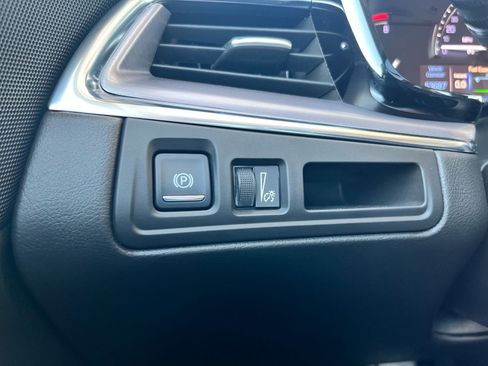 Used 2017 Cadillac XT5 Luxury w/ Driver Awareness Package image 30