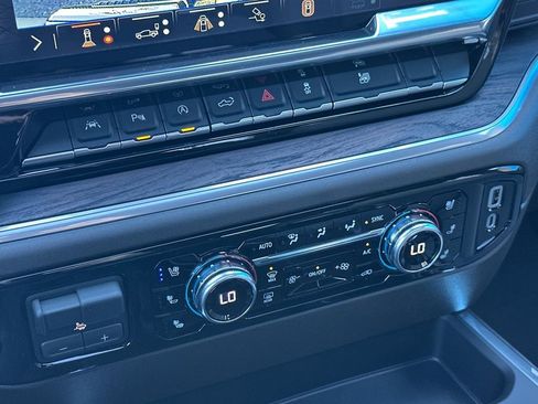 New 2026 GMC Sierra 1500 SLT w/ SLT Premium Package image 19