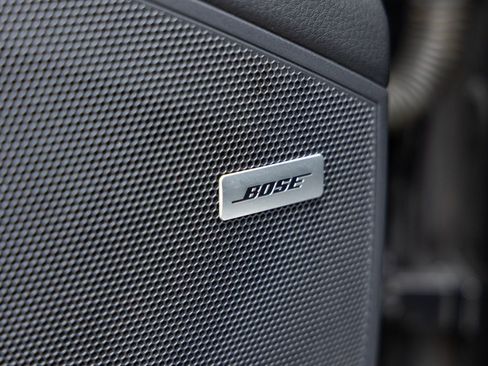 Certified 2023 Porsche Cayenne Platinum Edition w/ Performance Package image 24