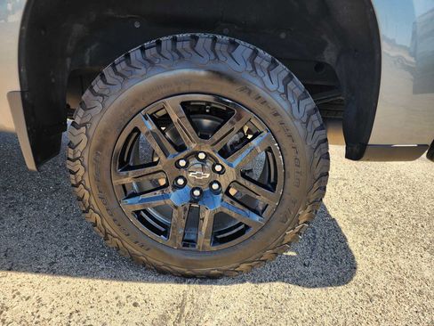 Used 2021 Chevrolet Silverado 1500 LT Trail Boss w/ Convenience Package II AWD/4WD image 9