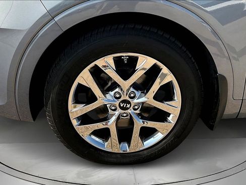 Used 2019 Kia Sorento SX image 30