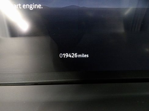 Used 2024 Land Rover Discovery Dynamic SE image 15