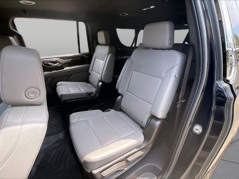 Used 2023 Chevrolet Suburban LT w/ Luxury Package AWD/4WD image 20