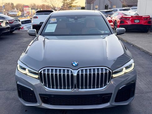 Used 2020 BMW 750i xDrive w/ Autobahn Package image 3