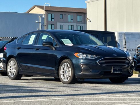 Used 2020 Ford Fusion SE image 6