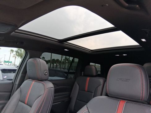 Used 2024 Chevrolet Traverse RS w/ LPO, Floor Liner Package FWD image 23