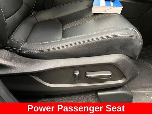 Used 2024 Honda Pilot Touring image 13