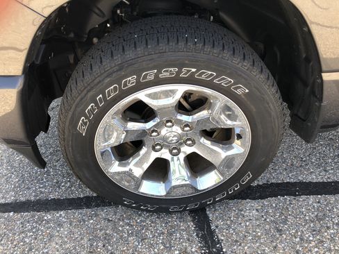 Used 2023 RAM 1500 Big Horn AWD/4WD image 9