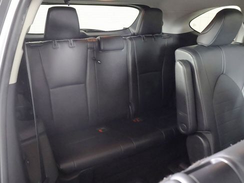 Used 2020 Toyota Highlander XLE image 37