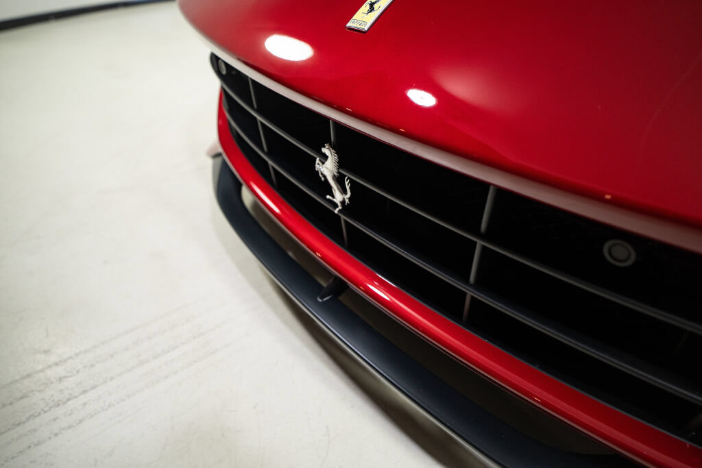 Used 2015 Ferrari F12 Berlinetta RWD image 23
