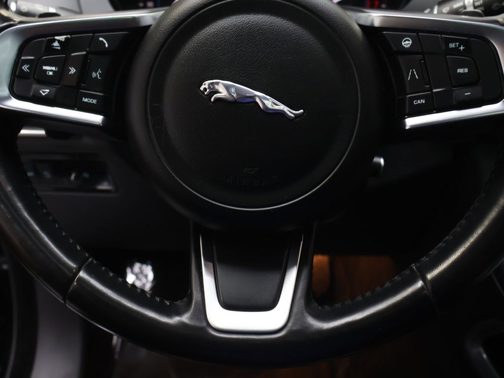 Used 2020 Jaguar F-PACE Prestige AWD/4WD image 18