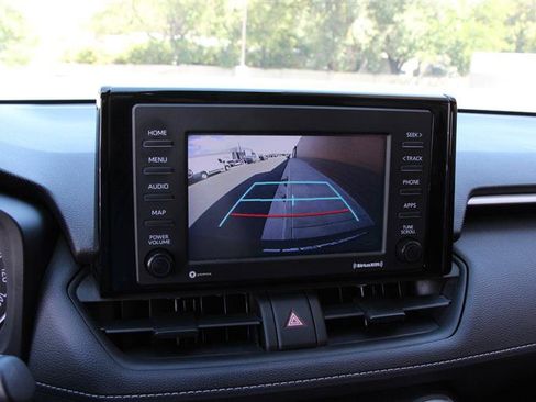 Used 2022 Toyota RAV4 LE w/ Carpet Mat Package (TMS) AWD/4WD image 32