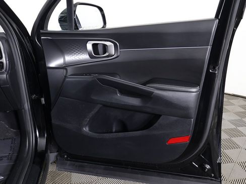 Used 2023 Kia Sorento LX image 23