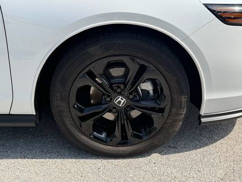 Used 2025 Honda Accord SE image 18